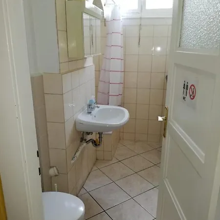 Apartment Bf Zimmer- Und Wohnungsvermietung